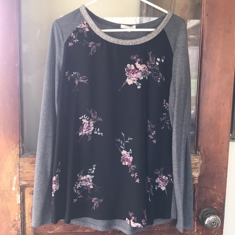 Maurices long sleeved floral top